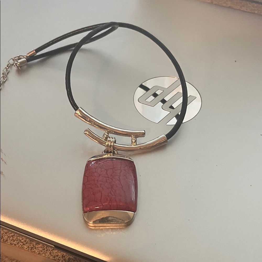 Elegant Silver and brown Pendant Necklace
